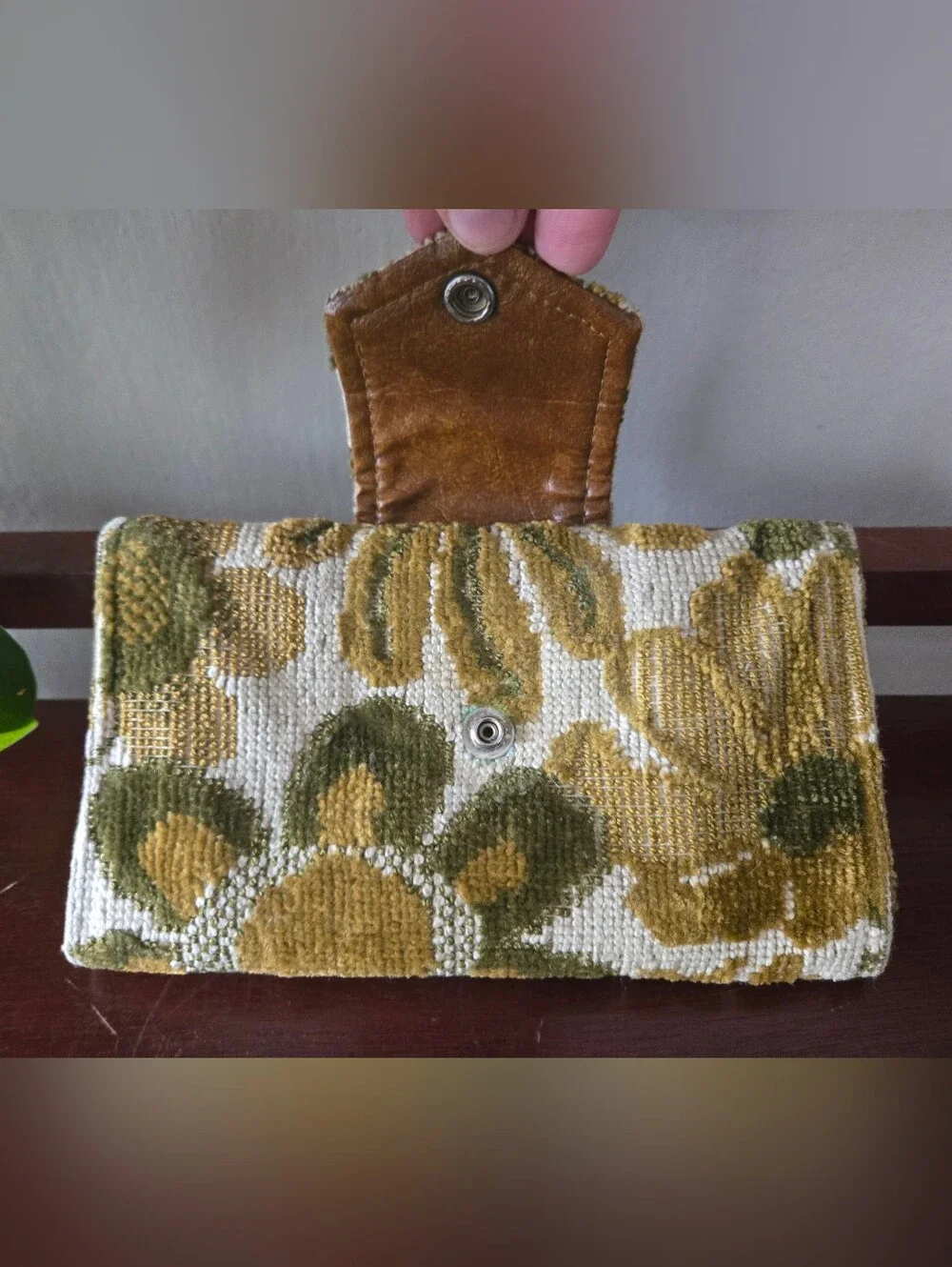 Vintage Floral Trifold Wallet Needlepoint Tapestry Carpet Bag Mid Century Groovy